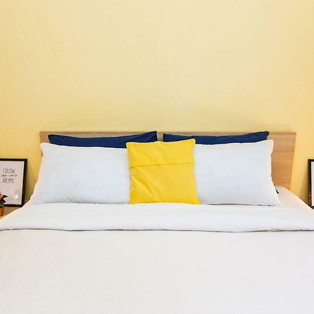 Modern 2Br Apartment In Central ลวีฟ ภายนอก รูปภาพ