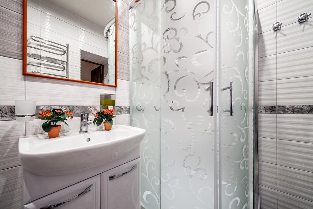Modern 2Br Apartment In Central ลวีฟ ภายนอก รูปภาพ