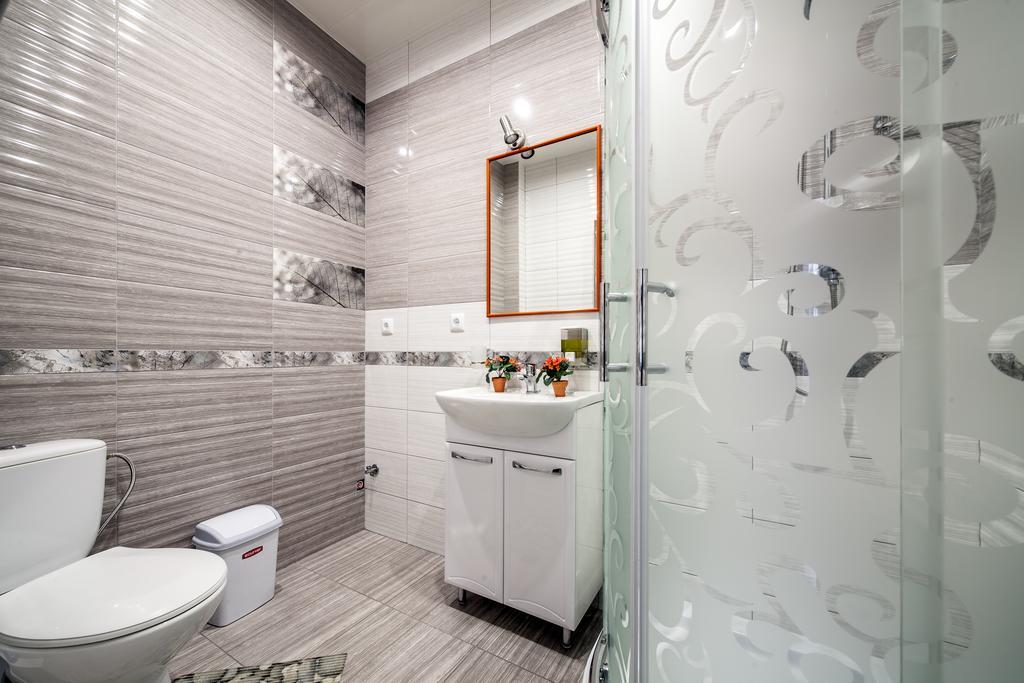 Modern 2Br Apartment In Central ลวีฟ ภายนอก รูปภาพ