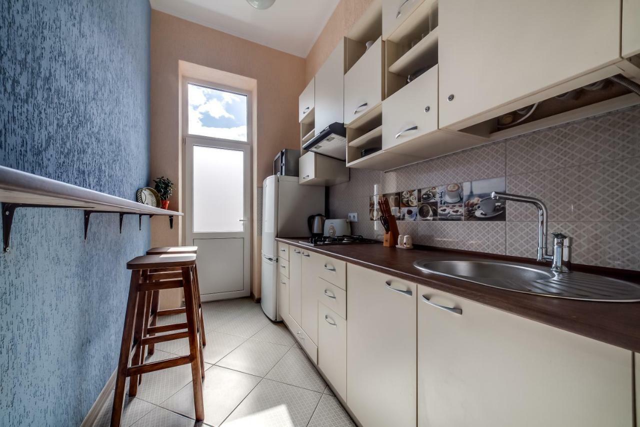 Modern 2Br Apartment In Central ลวีฟ ภายนอก รูปภาพ